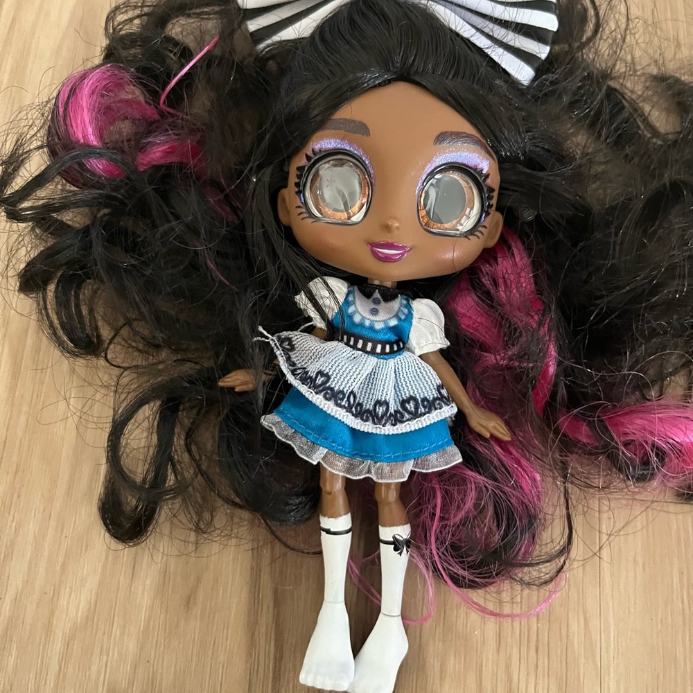 Disney Doorables ADOORBS! ANITA Alice in Wonderland Superfan Doll